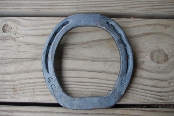 Types of Horse Shoes- round